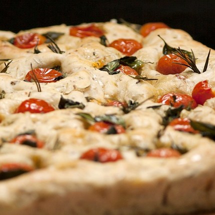 FOCACCIA POMODORINI E OLIVE 1.5KG 4PZ